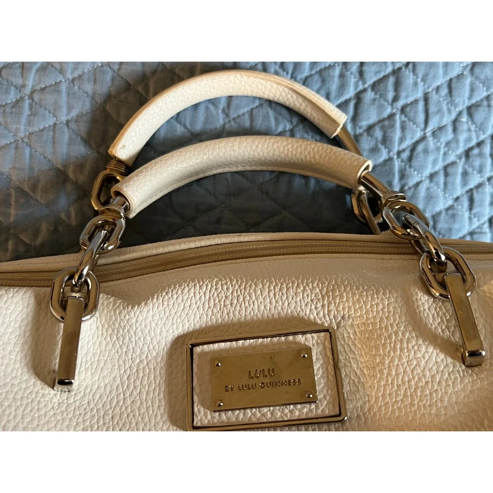Lulu Guiness Purse Satchell White Top Handle Zip Close Pockets Silver Accents
